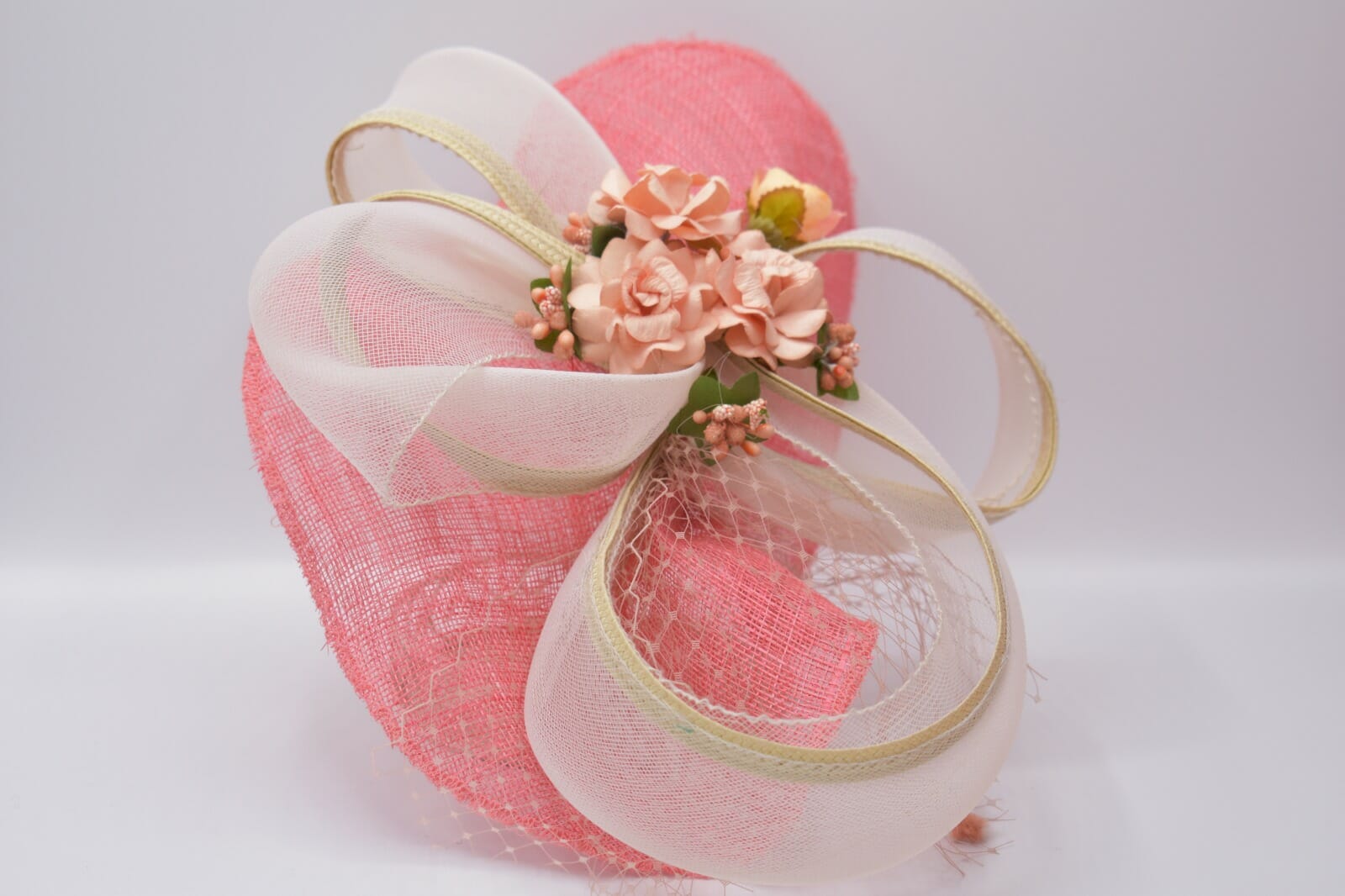 Eltallerderegina elegante fiesta madrina bodas bolsos pajaritas moda mujer moda hombre celebración ropa de ceremonia corbatas tocados elegancia