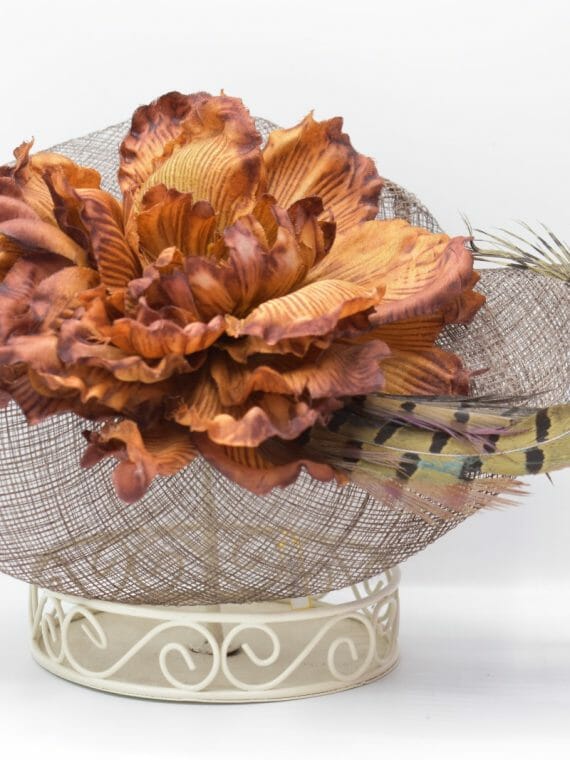 Eltallerderegina elegante fiesta madrina bodas bolsos pajaritas moda mujer moda hombre celebración ropa de ceremonia corbatas tocados elegancia