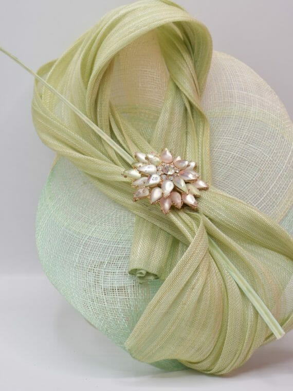 Eltallerderegina elegante fiesta madrina bodas bolsos pajaritas moda mujer moda hombre celebración ropa de ceremonia corbatas tocados elegancia