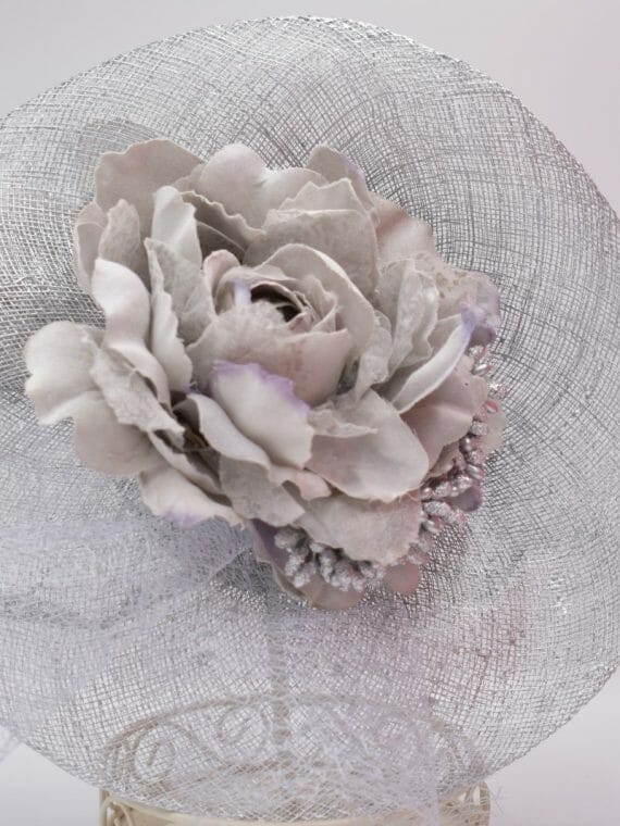 Eltallerderegina elegante fiesta madrina bodas bolsos pajaritas moda mujer moda hombre celebración ropa de ceremonia corbatas tocados elegancia