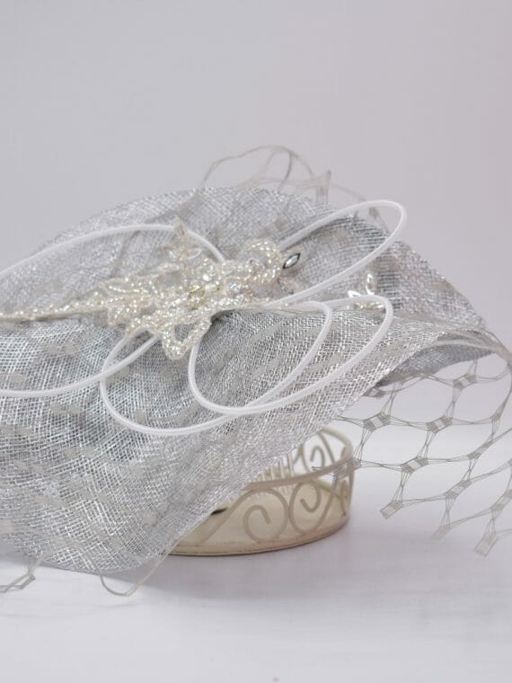 Eltallerderegina elegante fiesta madrina bodas bolsos pajaritas moda mujer moda hombre celebración ropa de ceremonia corbatas tocados elegancia